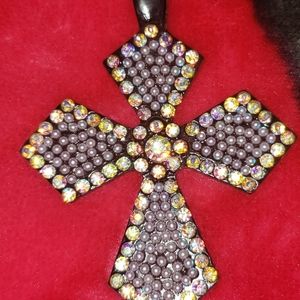 ✔️Purple pearl and AB cross magnetic pendant